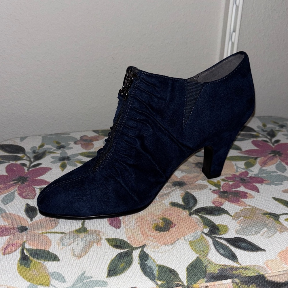 AEROSOLES Navy Heeled Boots
